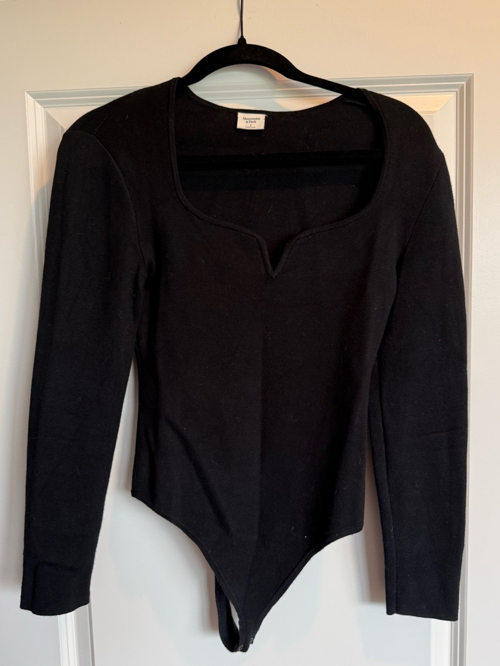 Abercrombie & Fitch Black Long-Sleeve Sweetheart Sweater Bodysuit